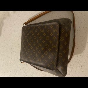 Louis Vuitton Purse